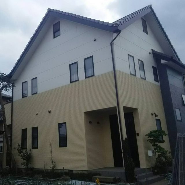 2色使いで鮮やかな外壁に 高崎市の外壁塗装 屋根塗装 雨漏りならユタカペイントへお任せ 2色使いで鮮やかな外壁に 高崎市の外壁塗装 屋根塗装 雨漏りならユタカペイントへお任せ